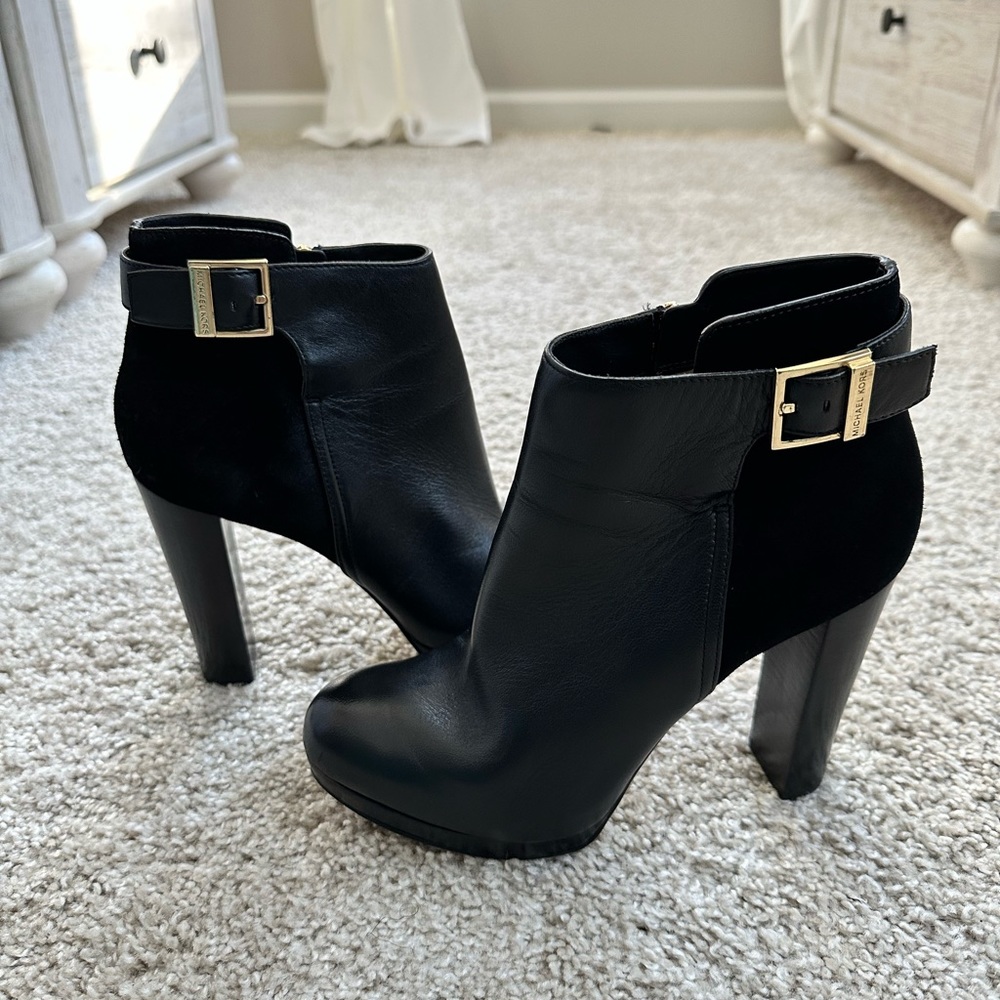 Michael Kors Ankle Bootie